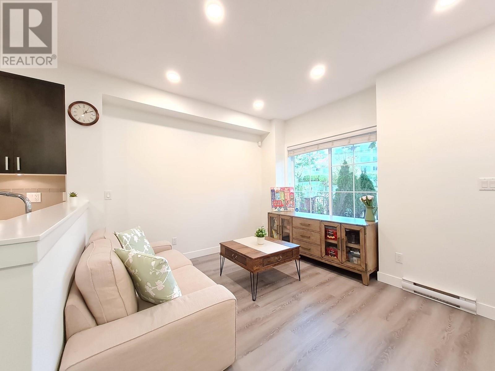 7 8200 Blundell Road, Richmond, British Columbia  V6Y 1J8 - Photo 3 - R2821927