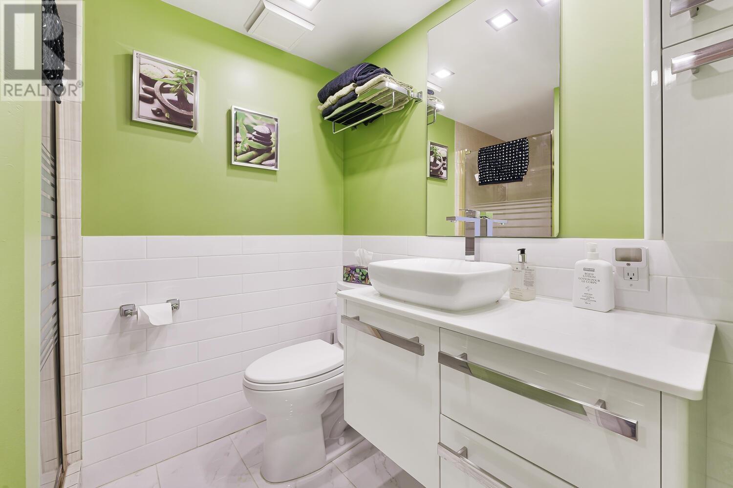 803 71 Jamieson Court, New Westminster, British Columbia  V3L 5R4 - Photo 4 - R2822415