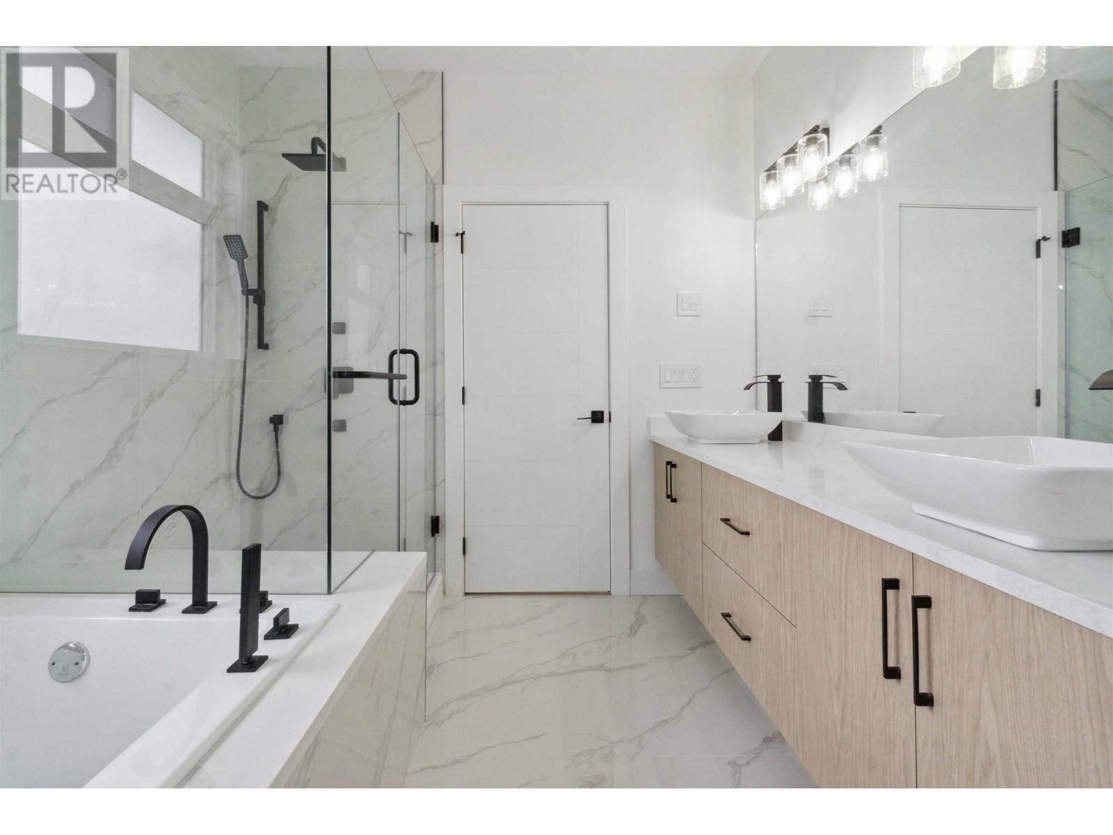 8159 12th Avenue, Burnaby, British Columbia  V3N 2L3 - Photo 36 - R2783188