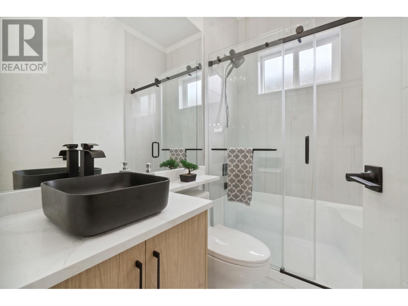 8159 12th Avenue, Burnaby, British Columbia  V3N 2L3 - Photo 9 - R2783188