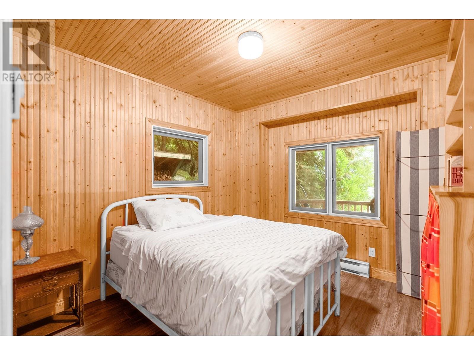 12 Buntzen Bay, North Vancouver, British Columbia  V0V 0V0 - Photo 16 - R2822425