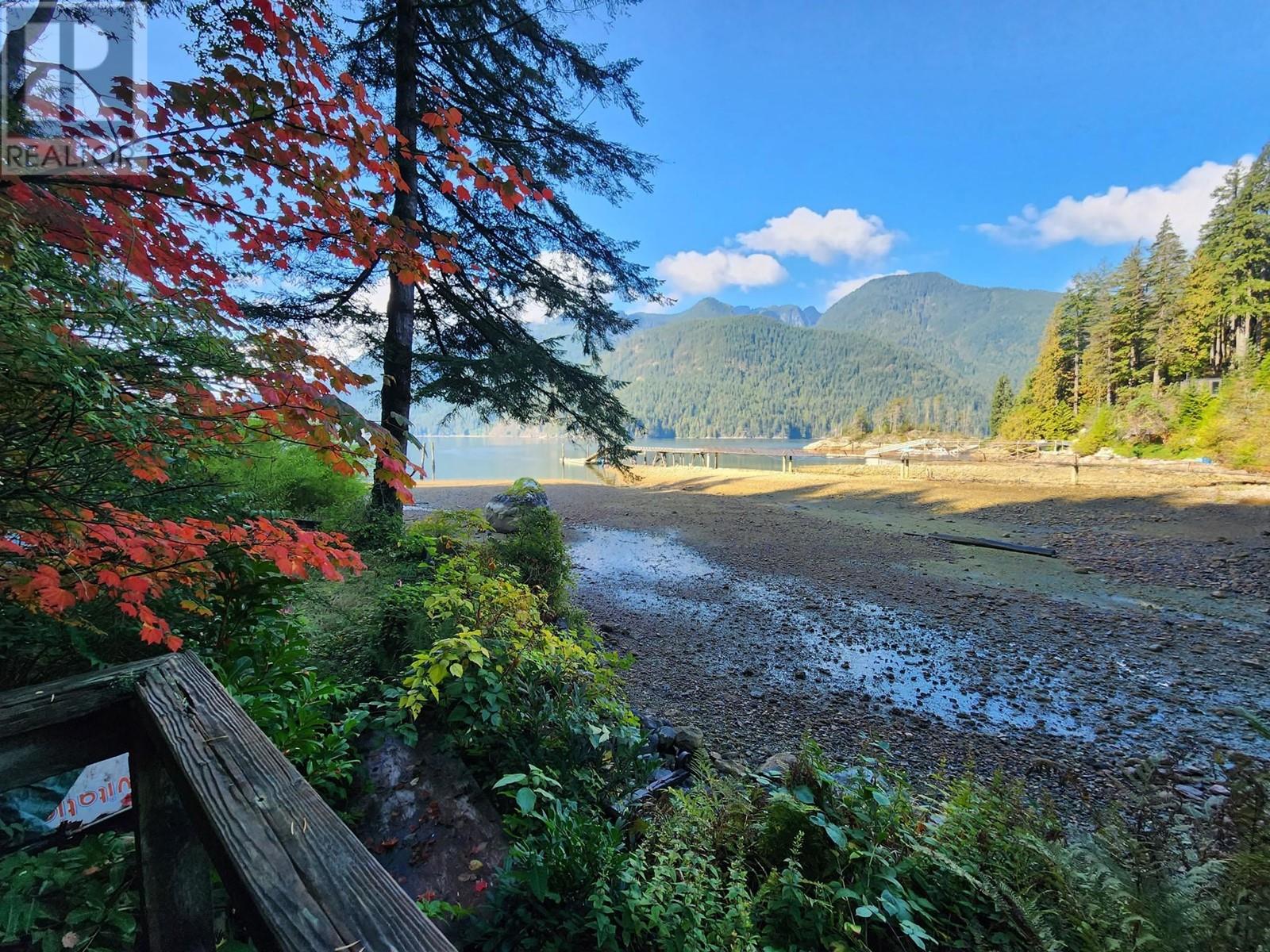 12 Buntzen Bay, North Vancouver, British Columbia  V0V 0V0 - Photo 4 - R2822425