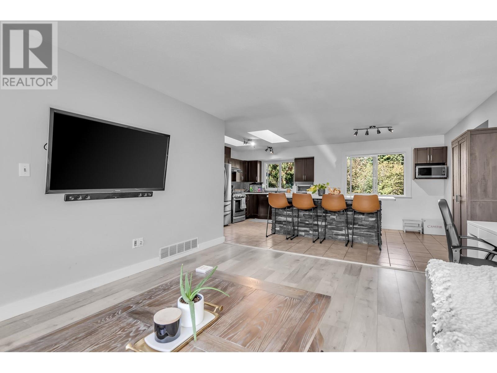 22599 125a Avenue, Maple Ridge, British Columbia  V2X 9Z6 - Photo 9 - R2822274