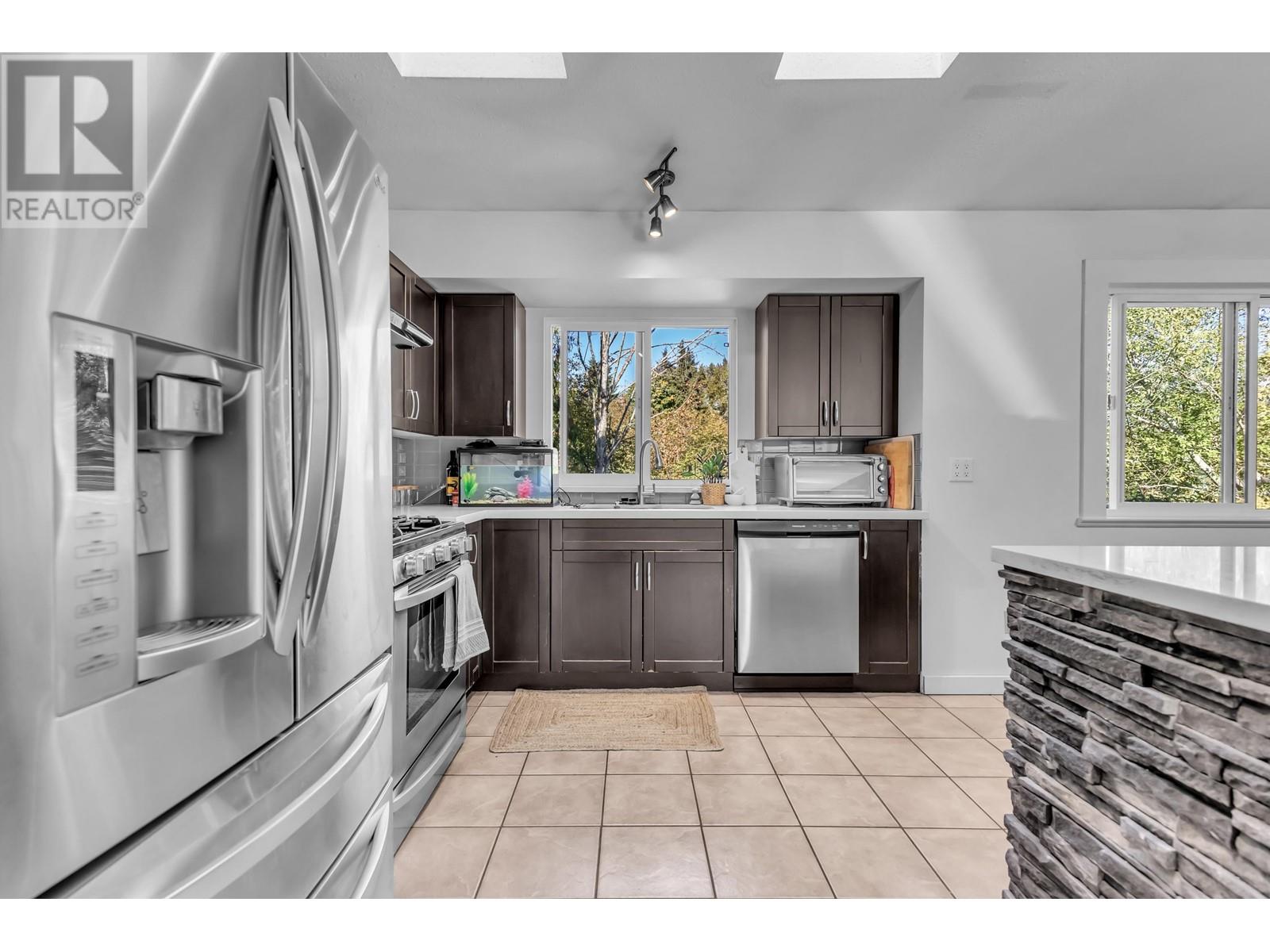 22599 125a Avenue, Maple Ridge, British Columbia  V2X 9Z6 - Photo 4 - R2822274
