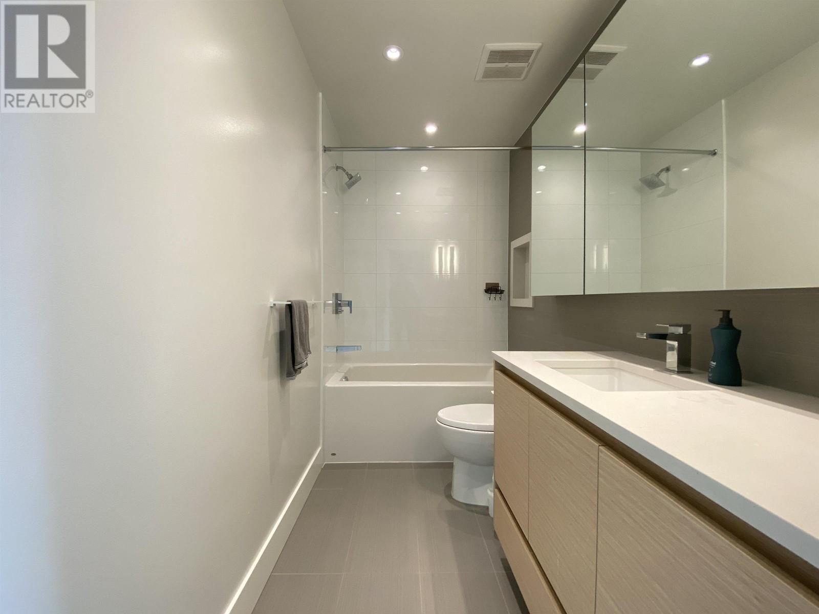 201 3538 Sawmill Crescent, Vancouver, British Columbia  V5S 0J8 - Photo 12 - R2820674