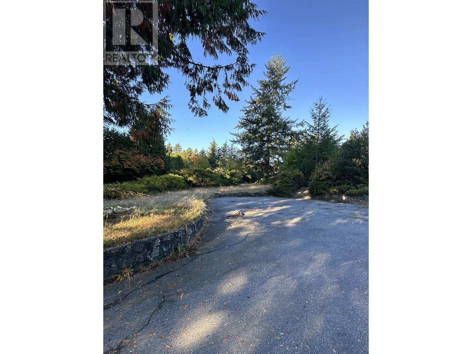 691 Kenwood Road, West Vancouver, British Columbia  V7S 1S7 - Photo 2 - R2818502