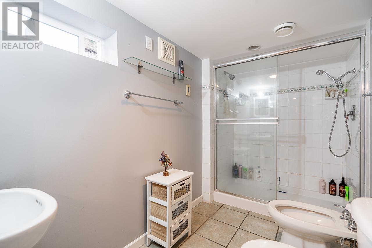 1809 Seventh Avenue, New Westminster, British Columbia  V3M 2L1 - Photo 22 - R2822292