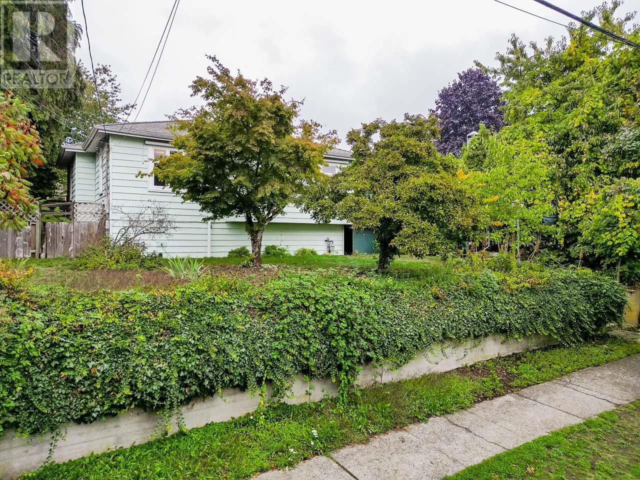 1809 Seventh Avenue, New Westminster, British Columbia  V3M 2L1 - Photo 32 - R2822292
