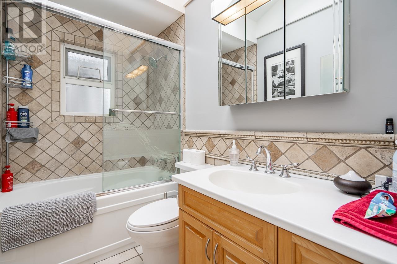 1809 Seventh Avenue, New Westminster, British Columbia  V3M 2L1 - Photo 18 - R2822292