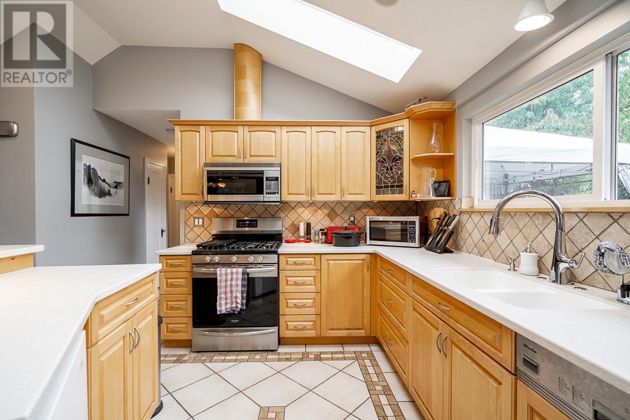 1809 Seventh Avenue, New Westminster, British Columbia  V3M 2L1 - Photo 10 - R2822292