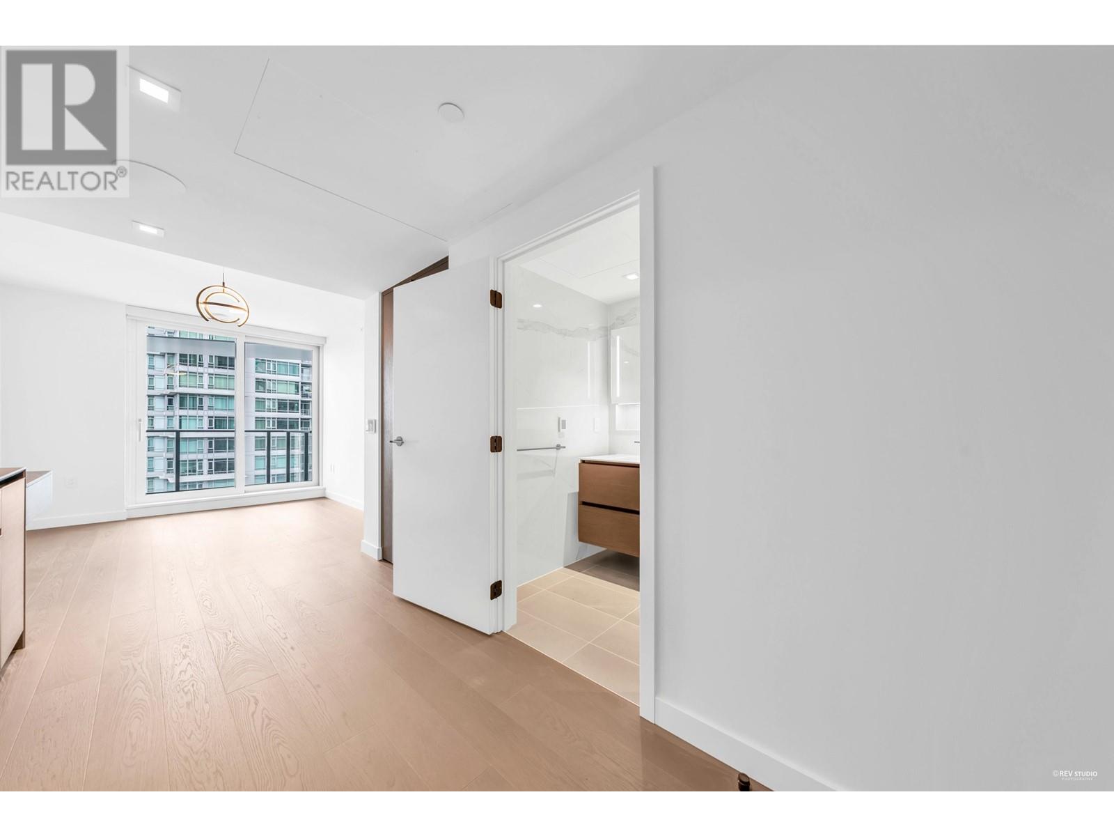 1806 620 Cardero Street, Vancouver, British Columbia  V6G 0C7 - Photo 3 - R2820613