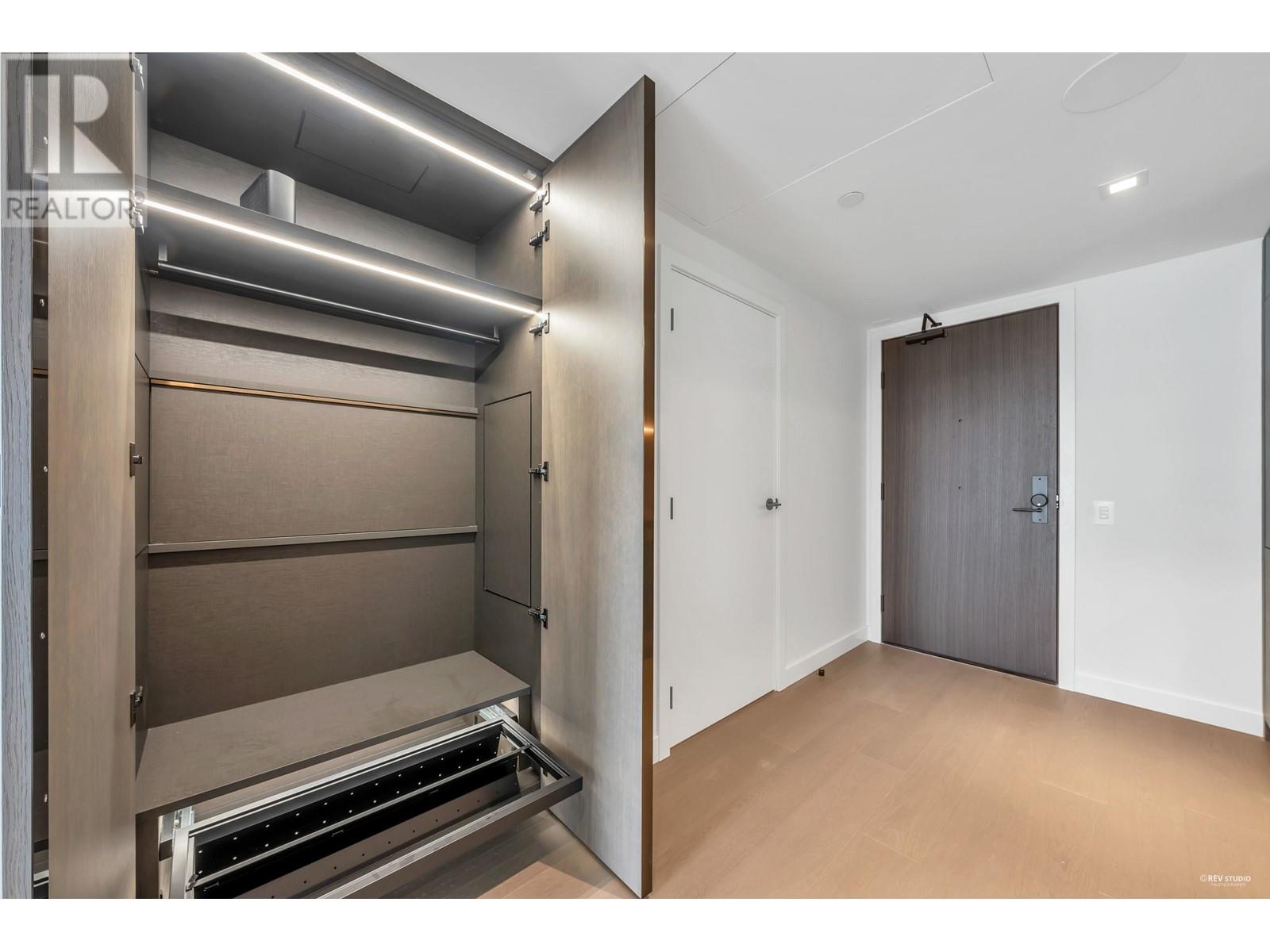 1806 620 Cardero Street, Vancouver, British Columbia  V6G 0C7 - Photo 2 - R2820613