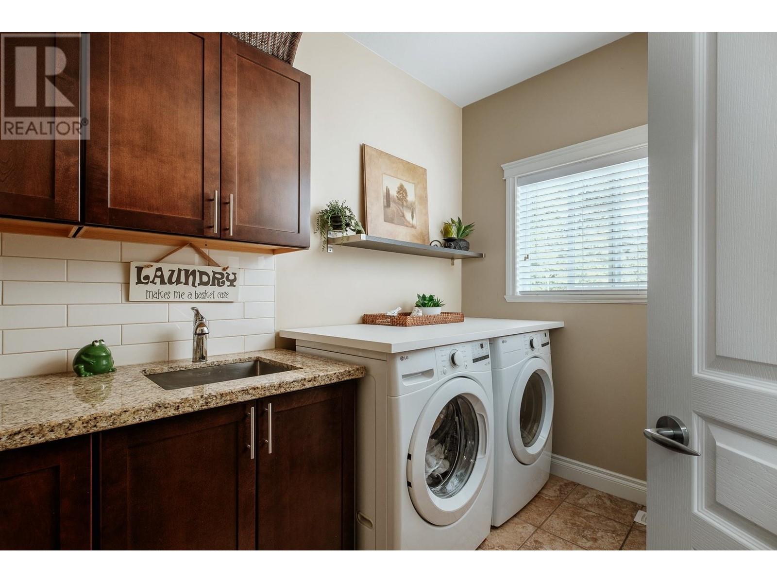 11155 Creekside Street, Maple Ridge, British Columbia  V2W 2G1 - Photo 13 - R2822458