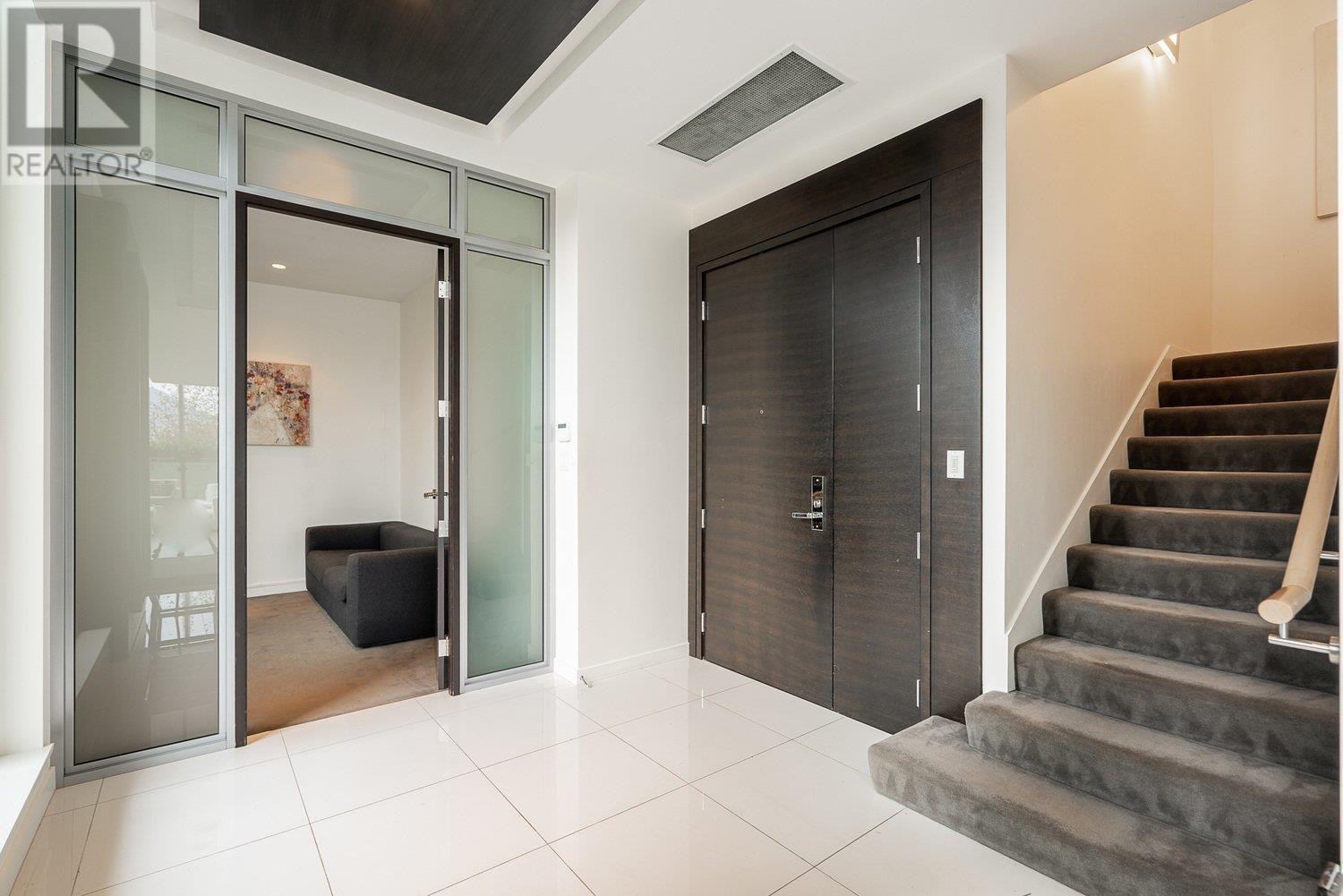 302 277 Thurlow Street, Vancouver, British Columbia  V6C 0C1 - Photo 5 - R2740272