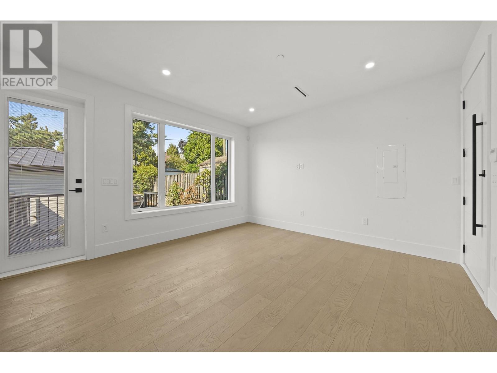 3621 Franklin Street, Vancouver, British Columbia  V5K 1Y7 - Photo 3 - R2821282