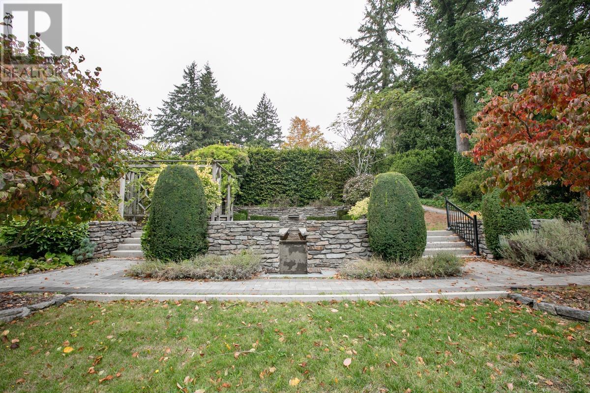 6220 Summit Avenue, West Vancouver, British Columbia  V7W 1Y2 - Photo 3 - R2822135