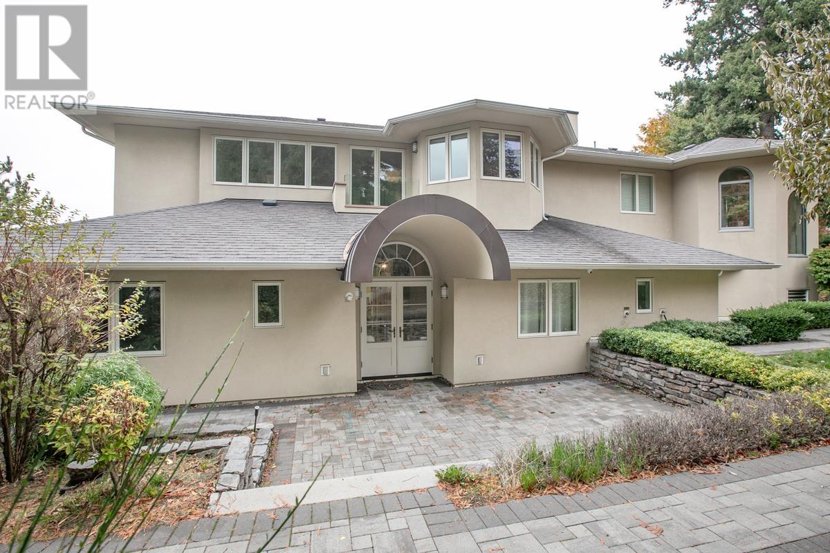 6220 Summit Avenue, West Vancouver, British Columbia  V7W 1Y2 - Photo 2 - R2822135