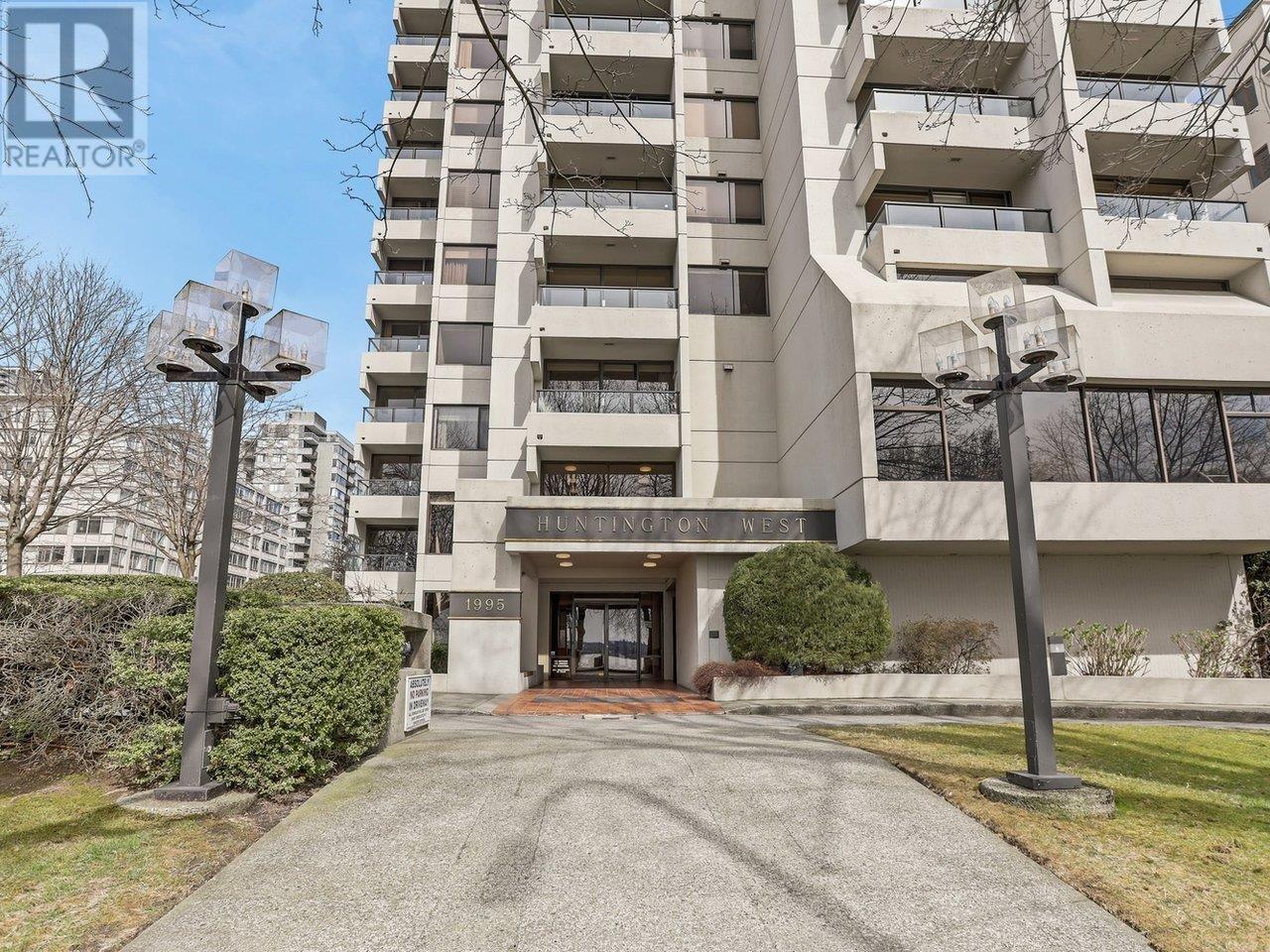 Mezz 1995 Beach Avenue, Vancouver, British Columbia  V6G 2Y3 - Photo 2 - R2822438