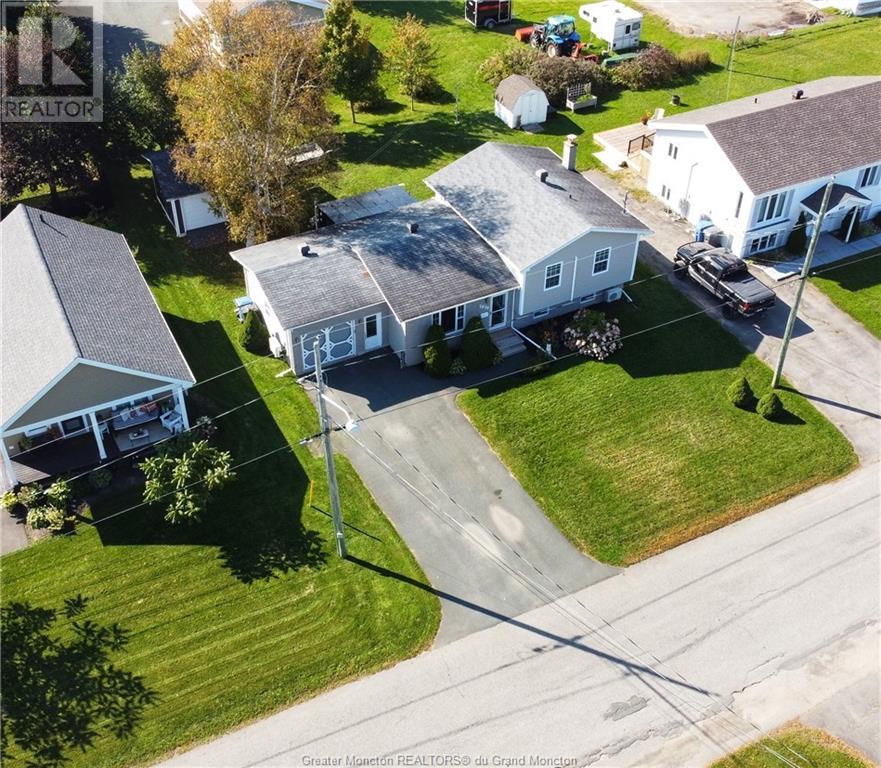 1026 De La Mer, Beresford, New Brunswick  E8K 1H6 - Photo 11 - M155596