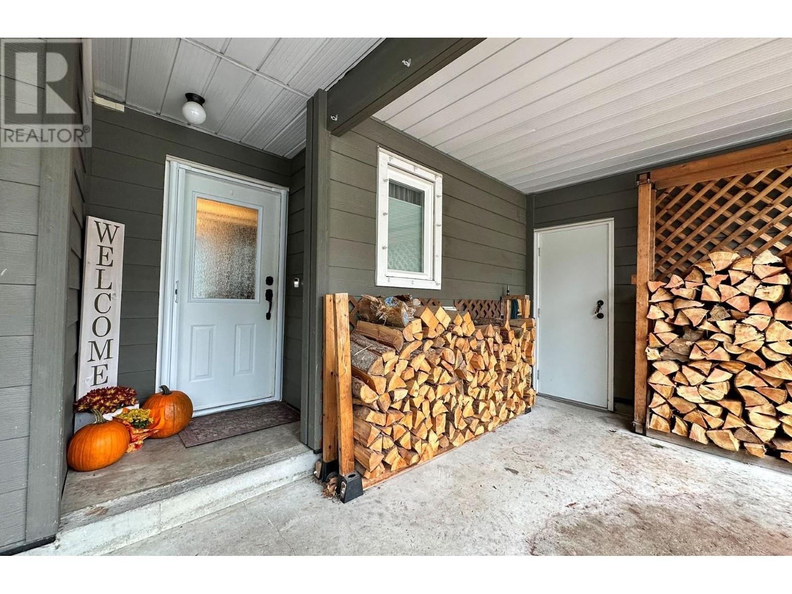 15 39752 Government Road, Squamish, British Columbia  V8B 0G3 - Photo 2 - R2822475