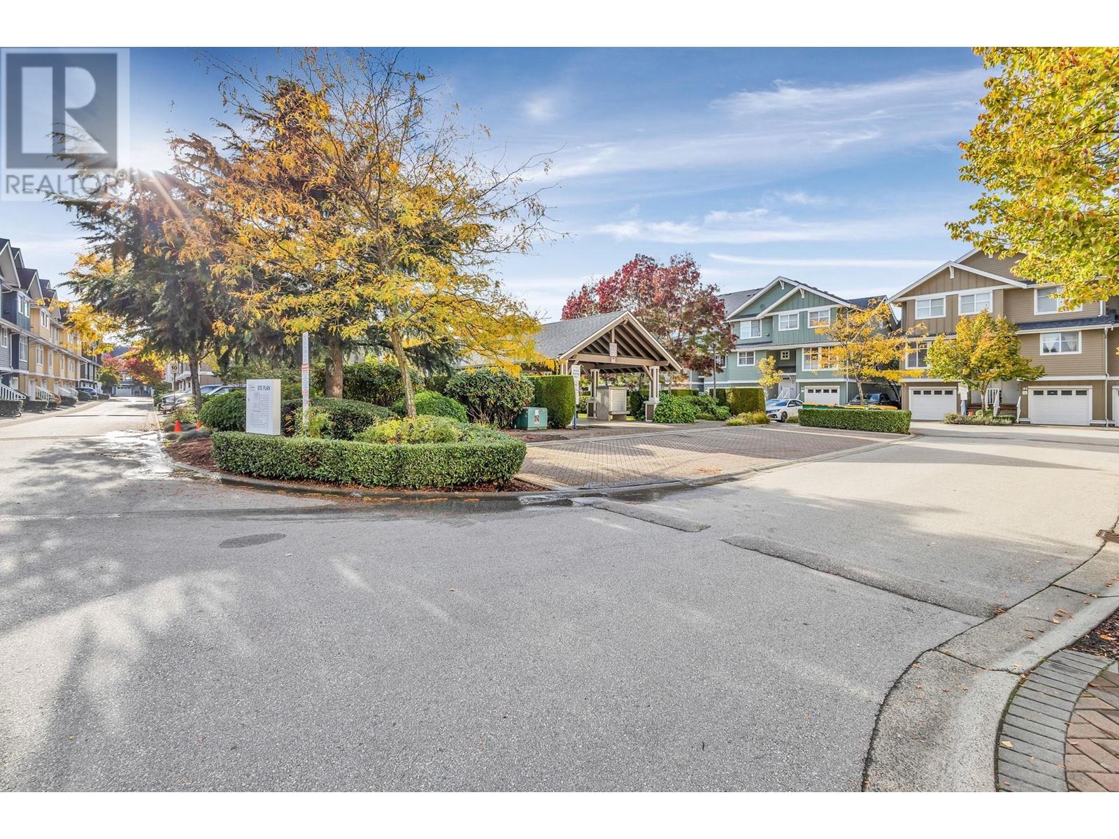131 935 Ewen Avenue, New Westminster, British Columbia  V3M 0A1 - Photo 2 - R2822491