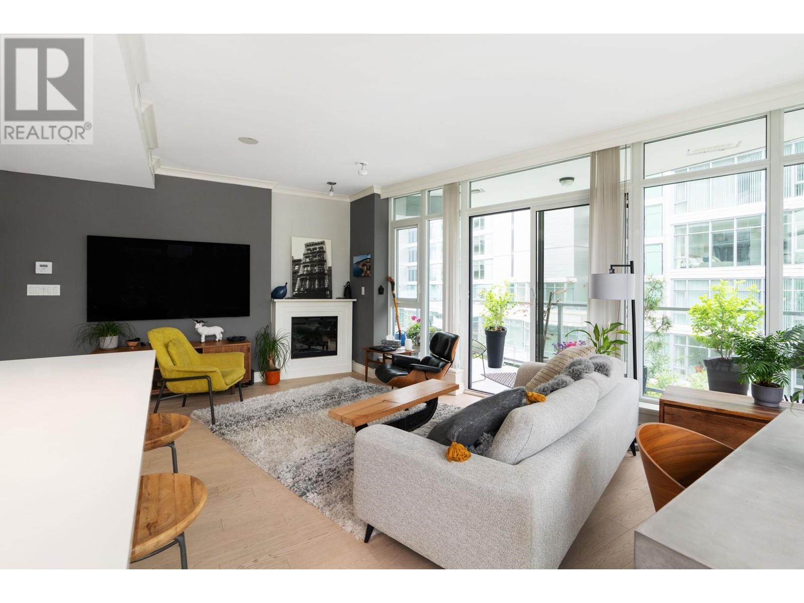 309 199 Victory Ship Way, North Vancouver, British Columbia  V7L 0E2 - Photo 4 - R2822521