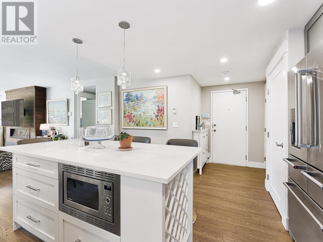 303 6282 Kathleen Avenue, Burnaby, British Columbia  V5H 4J4 - Photo 4 - R2822544