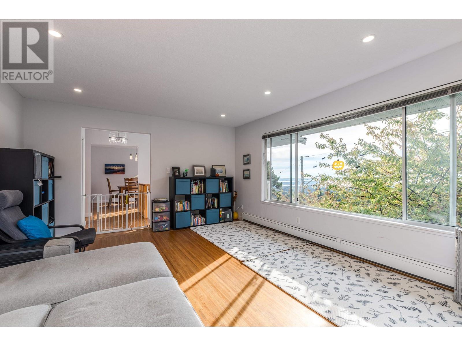 358 Ventura Crescent, North Vancouver, British Columbia  V7N 3G6 - Photo 10 - R2822507