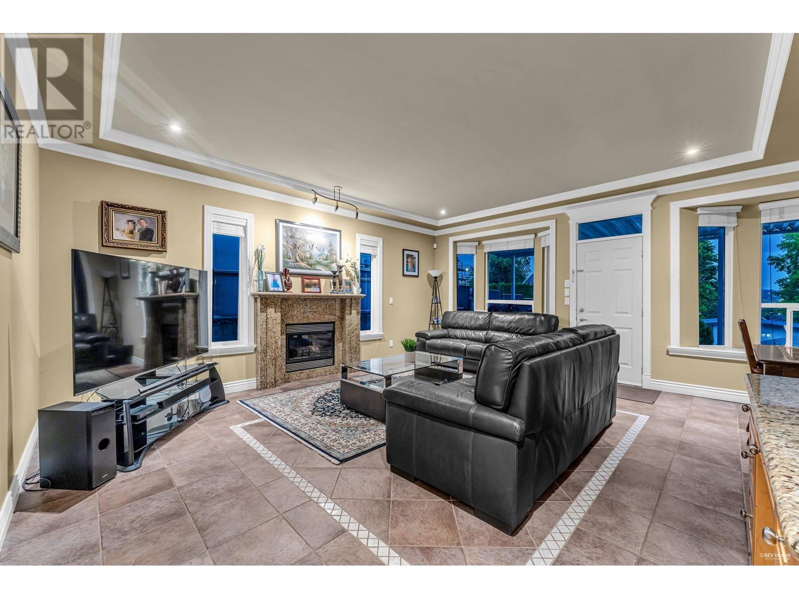 3950 Napier Street, Burnaby, British Columbia  V5C 3E9 - Photo 7 - R2821816