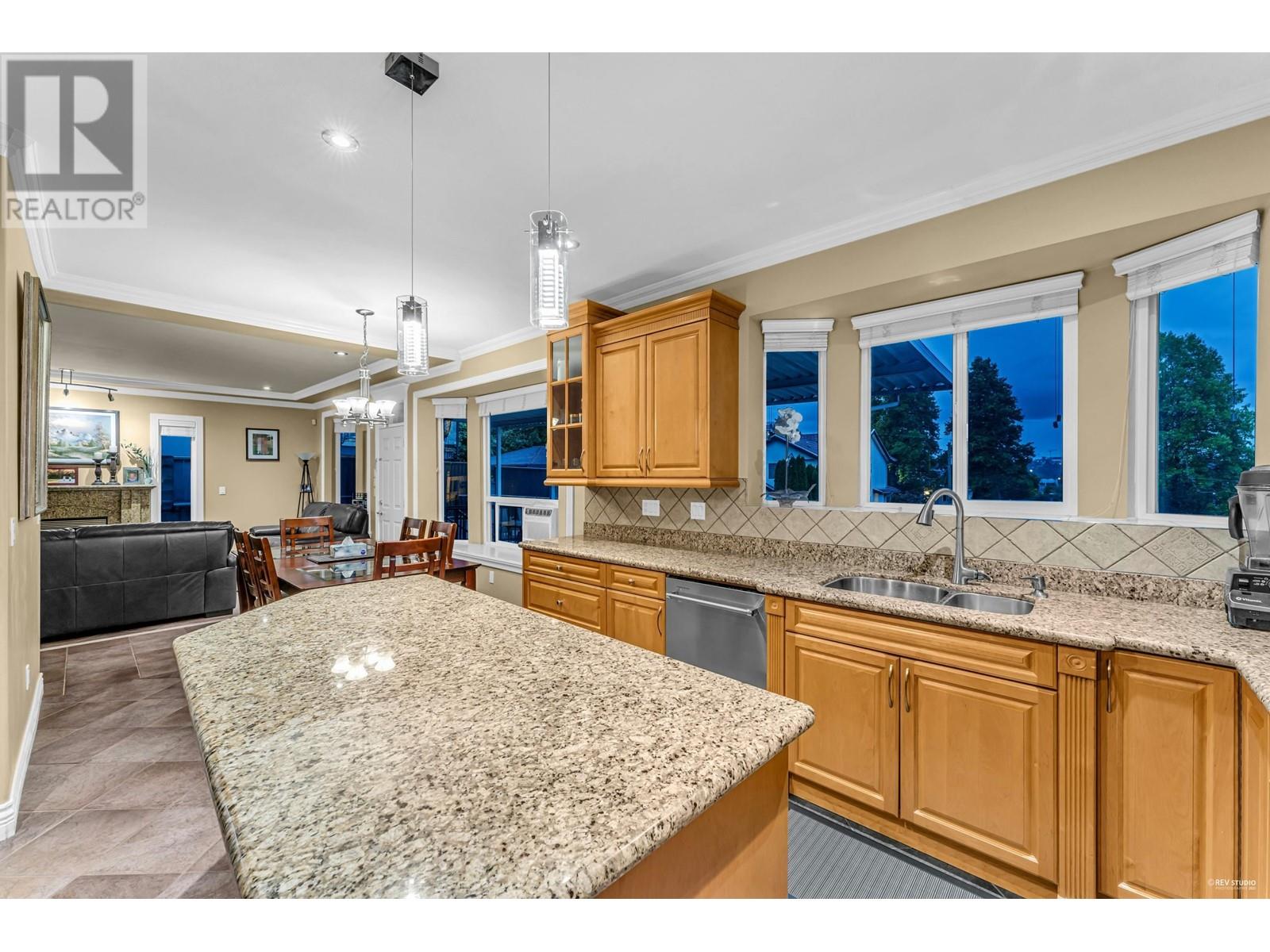 3950 Napier Street, Burnaby, British Columbia  V5C 3E9 - Photo 15 - R2821816