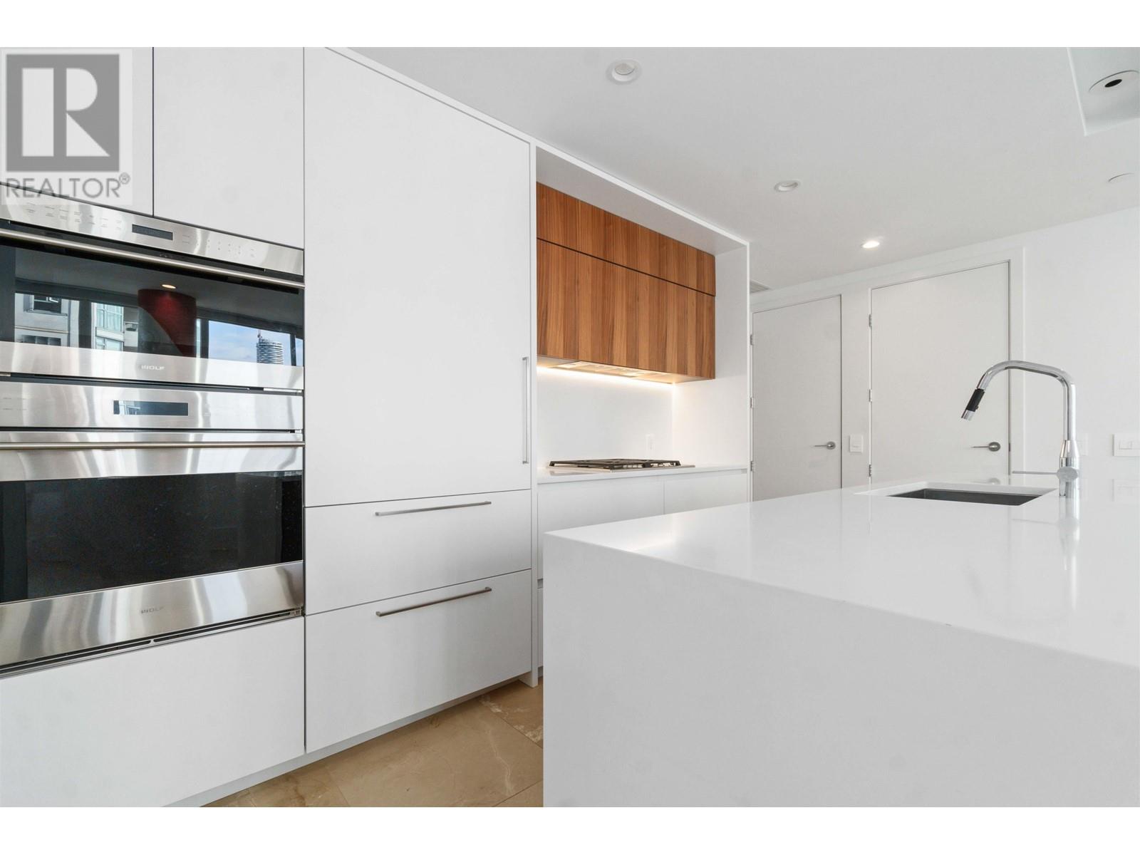 2005 885 CAMBIE STREET, vancouver, British Columbia