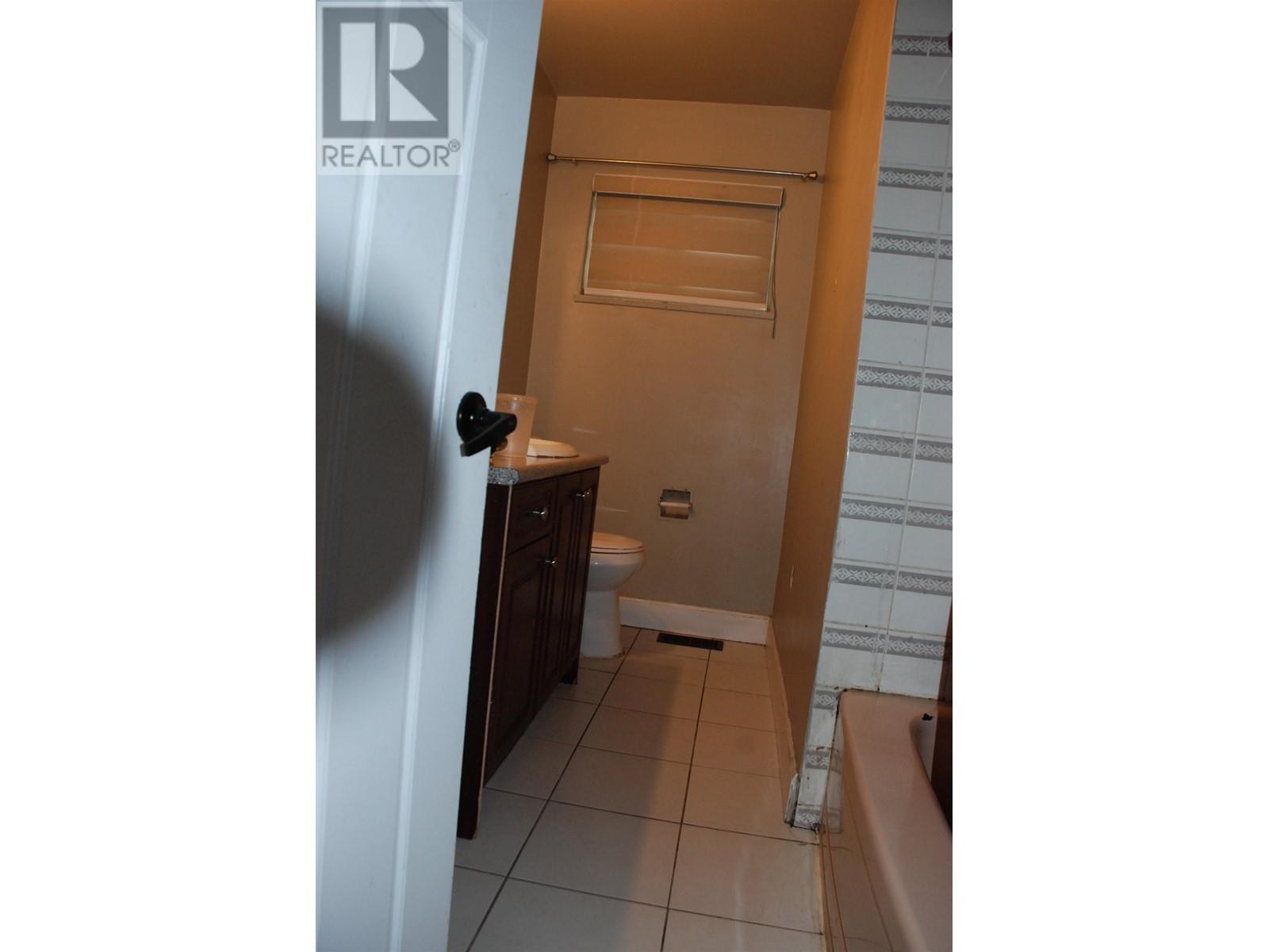 10591 Seaway Road, Richmond, British Columbia  V7A 4C6 - Photo 9 - R2822478