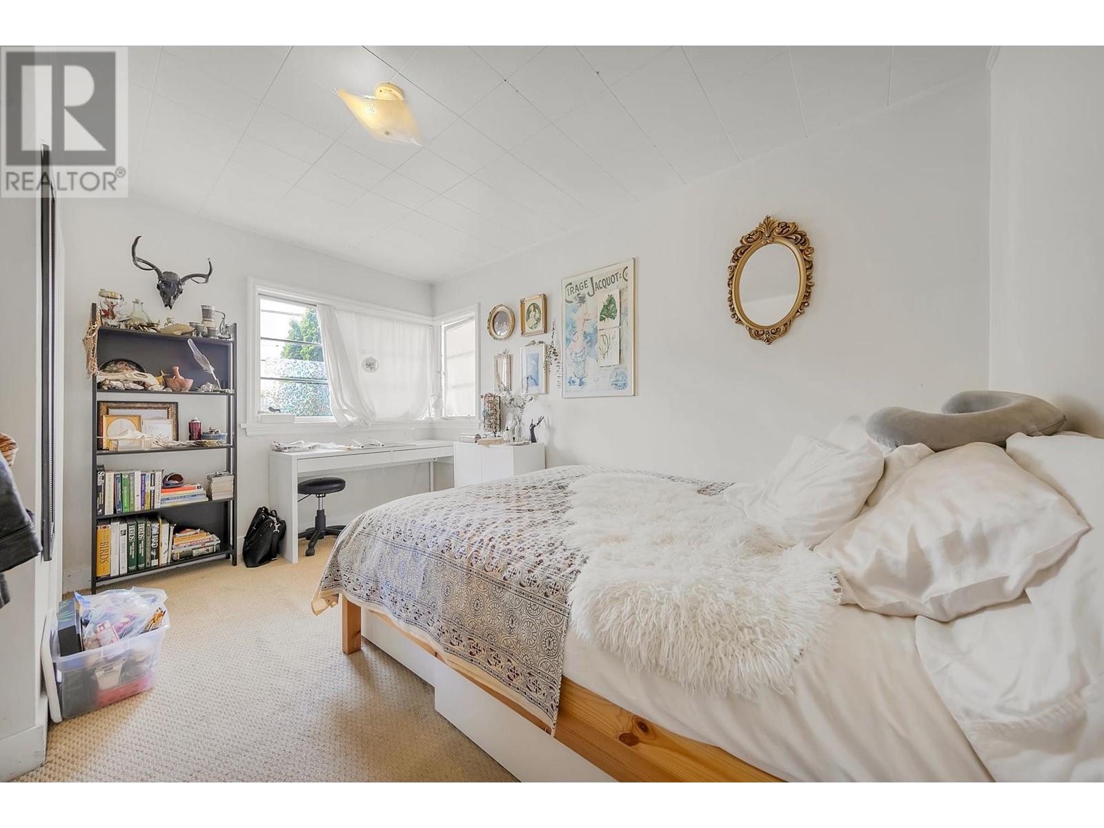 4826 Slocan Street, Vancouver, British Columbia  V5R 2A3 - Photo 12 - R2822557