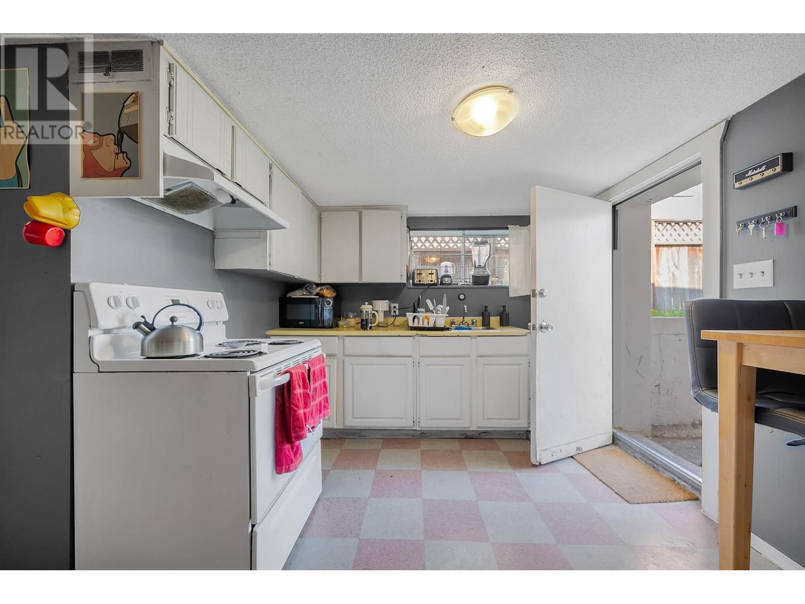 4826 Slocan Street, Vancouver, British Columbia  V5R 2A3 - Photo 16 - R2822557