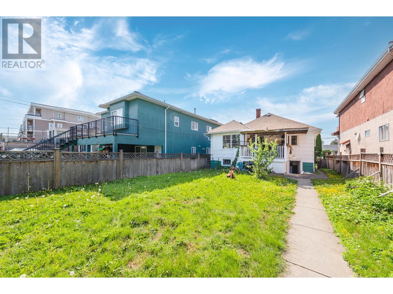 4826 Slocan Street, Vancouver, British Columbia  V5R 2A3 - Photo 5 - R2822557