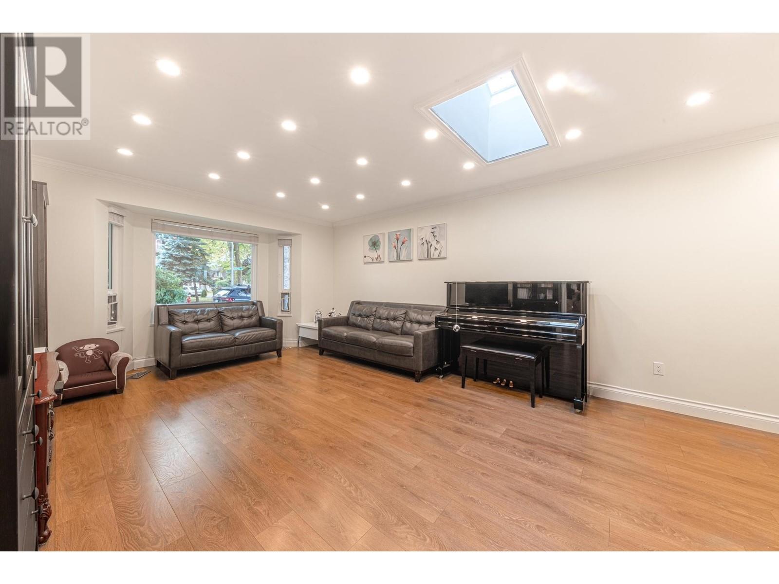 5179 Topaz Place, Richmond, British Columbia  V7C 4Z3 - Photo 2 - R2820677