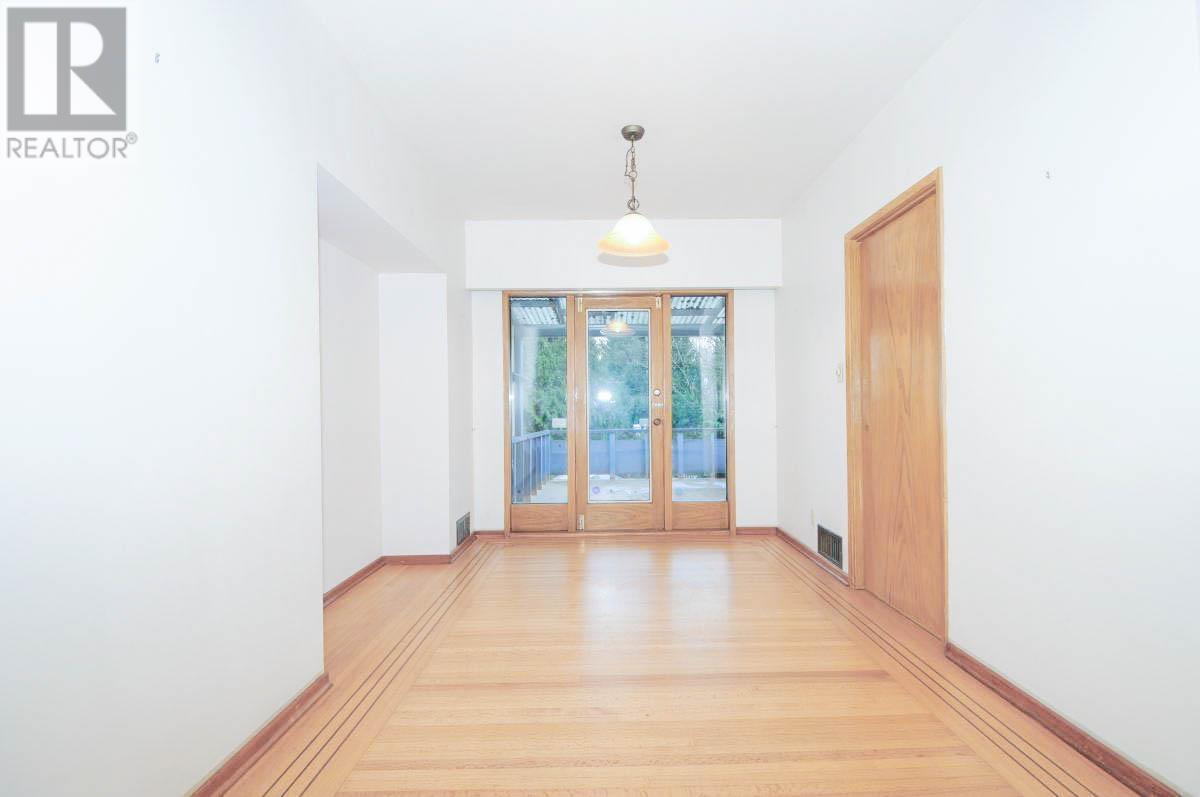 6176 Elgin Avenue, Burnaby, British Columbia  V5H 3S4 - Photo 11 - R2821010