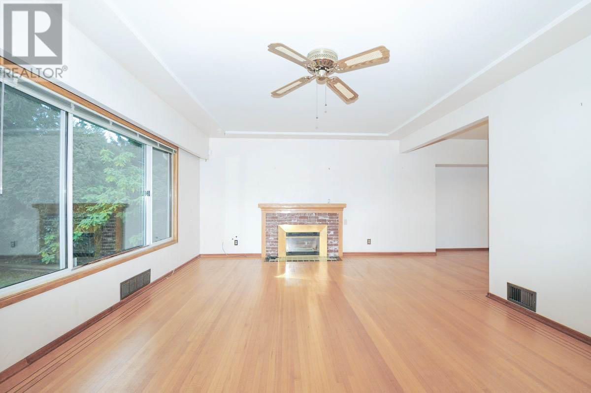 6176 Elgin Avenue, Burnaby, British Columbia  V5H 3S4 - Photo 6 - R2821010