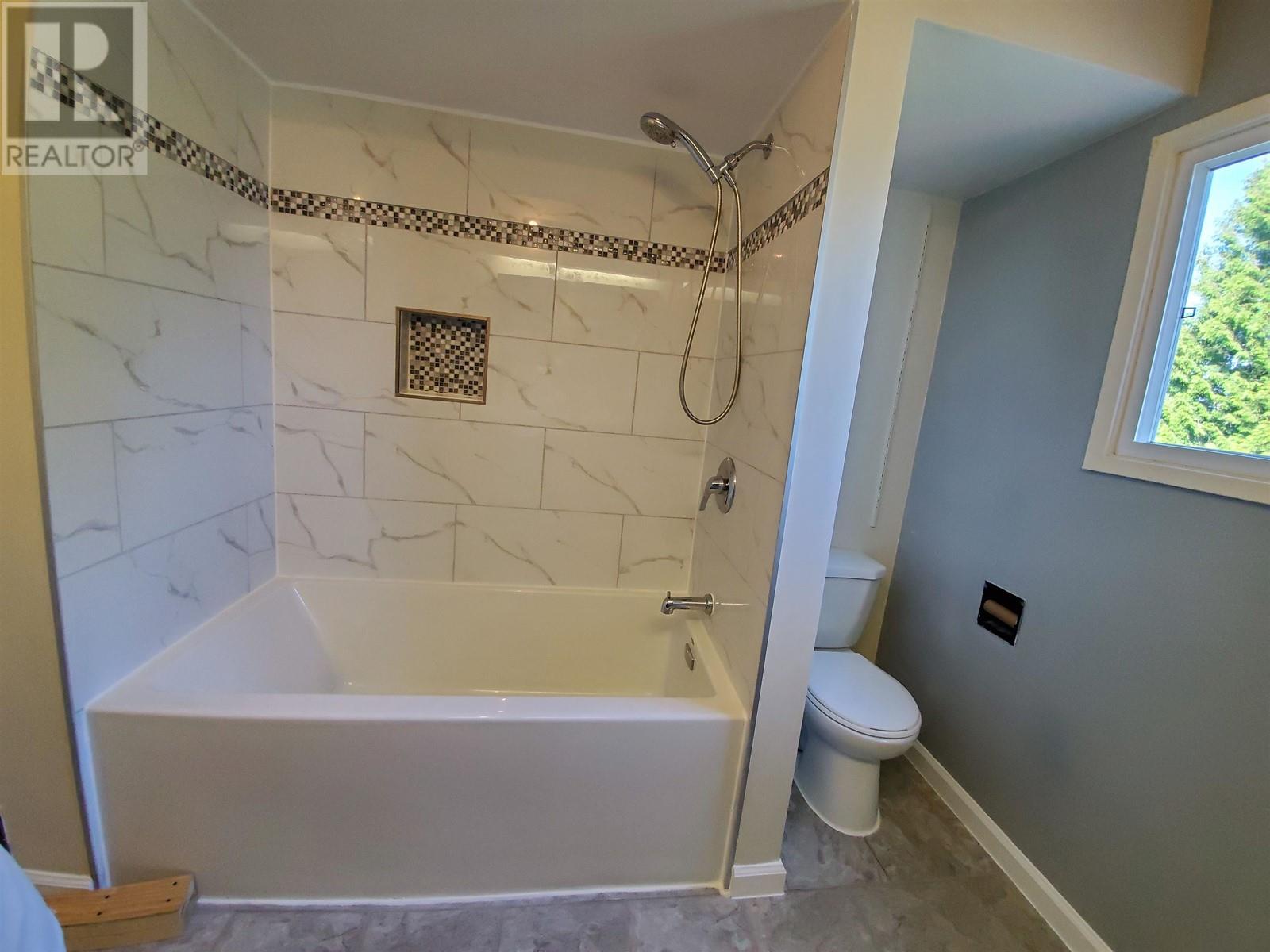 6176 Elgin Avenue, Burnaby, British Columbia  V5H 3S4 - Photo 10 - R2821010