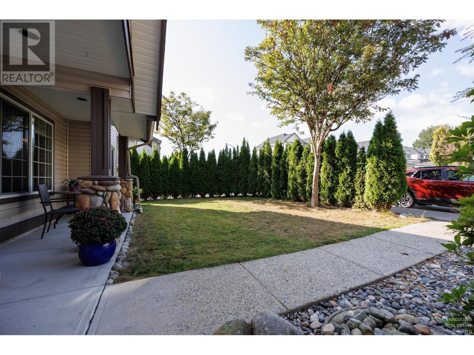 24014 110 Avenue, Maple Ridge, British Columbia  V2W 1H7 - Photo 3 - R2822375