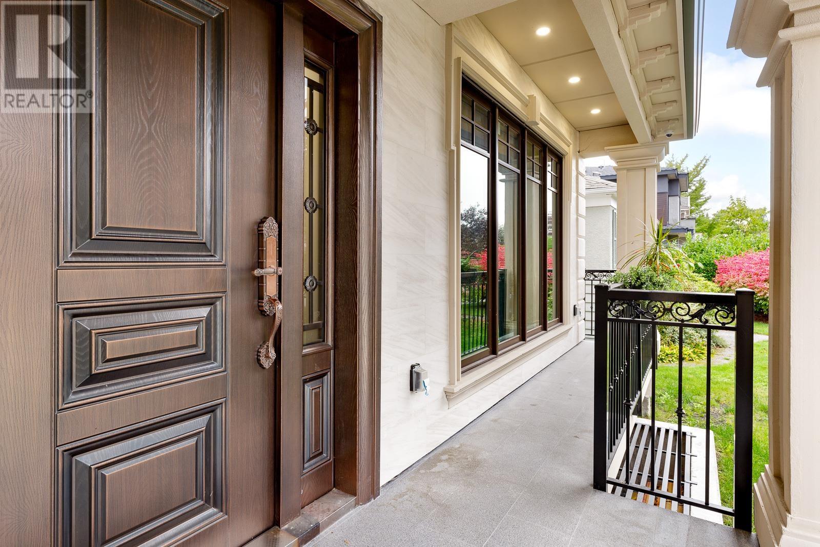 1626 W 58th Avenue, Vancouver, British Columbia  V6P 1W9 - Photo 3 - R2822682