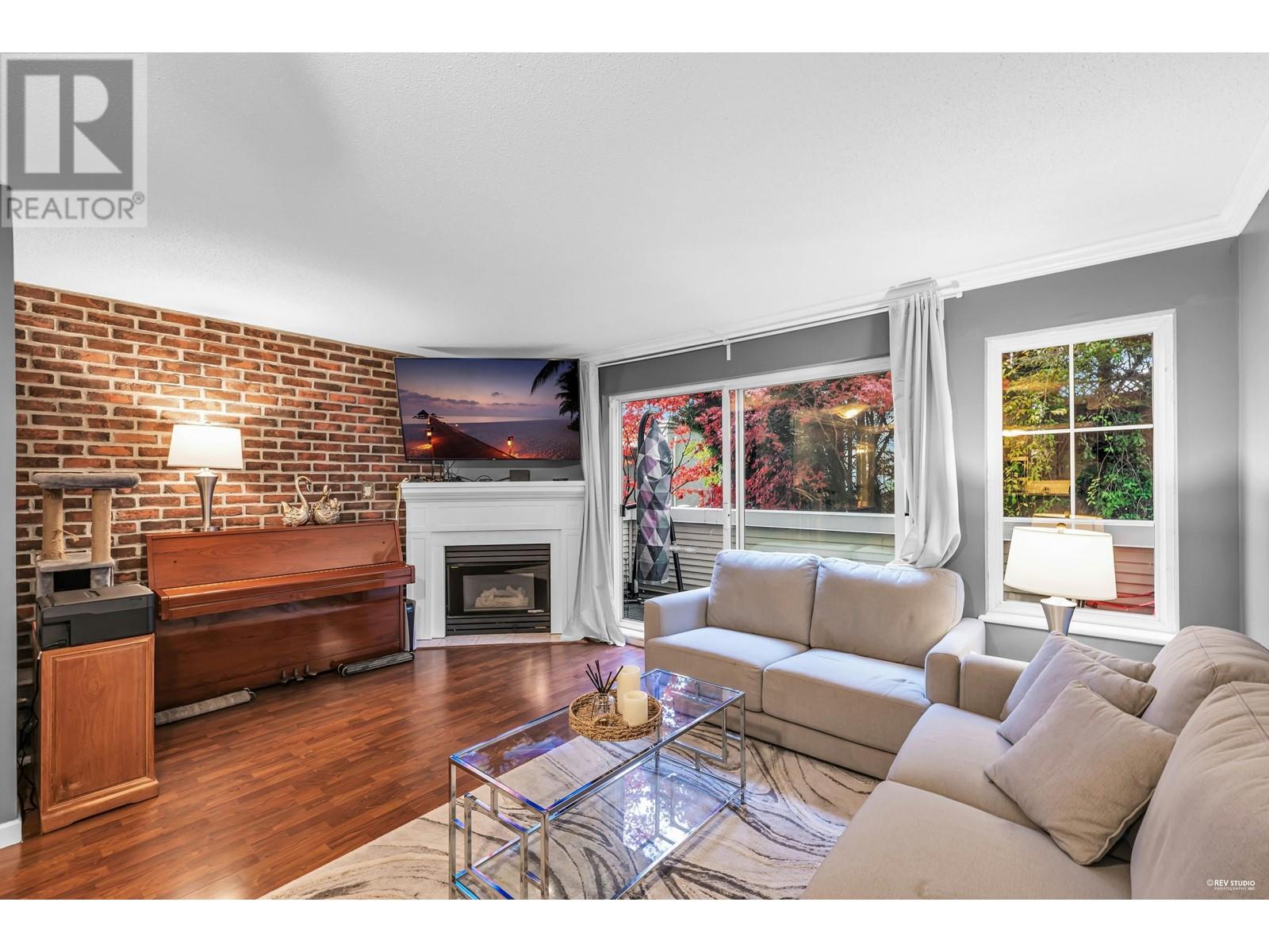 23 270 Casey Street, Coquitlam, British Columbia  V3K 6Y4 - Photo 2 - R2822570