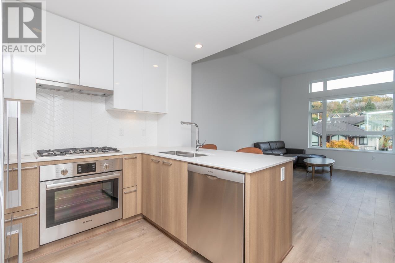 314 715 W 15th Street, North Vancouver, British Columbia  V7M 1T2 - Photo 2 - R2822553