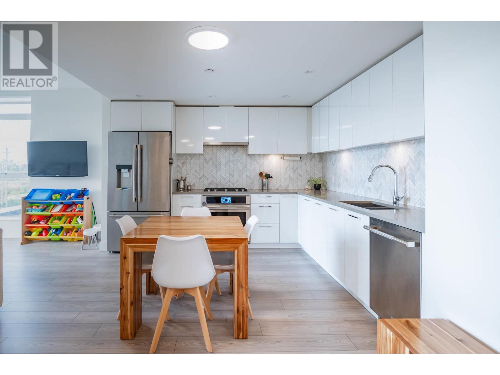 308 3581 E Kent Avenue North, Vancouver, British Columbia  V5S 0H6 - Photo 2 - R2822443