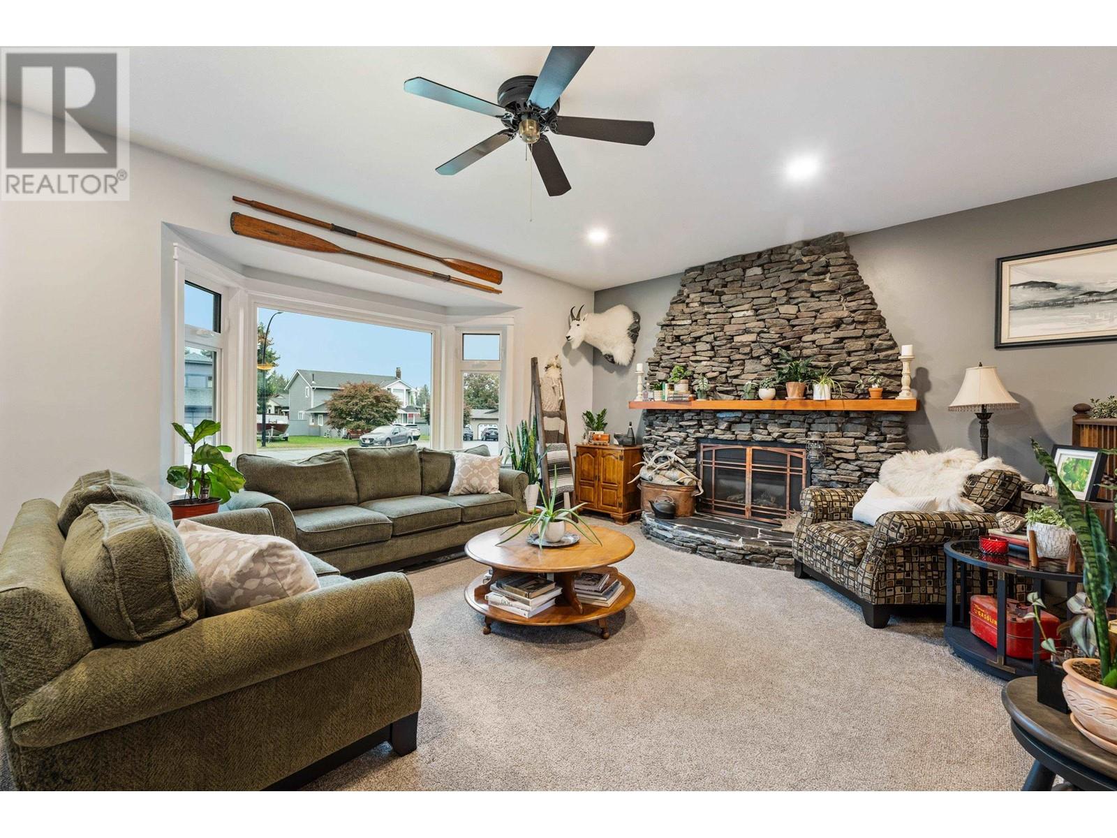 20335 Dale Drive, Maple Ridge, British Columbia  V2X 8V6 - Photo 5 - R2820935
