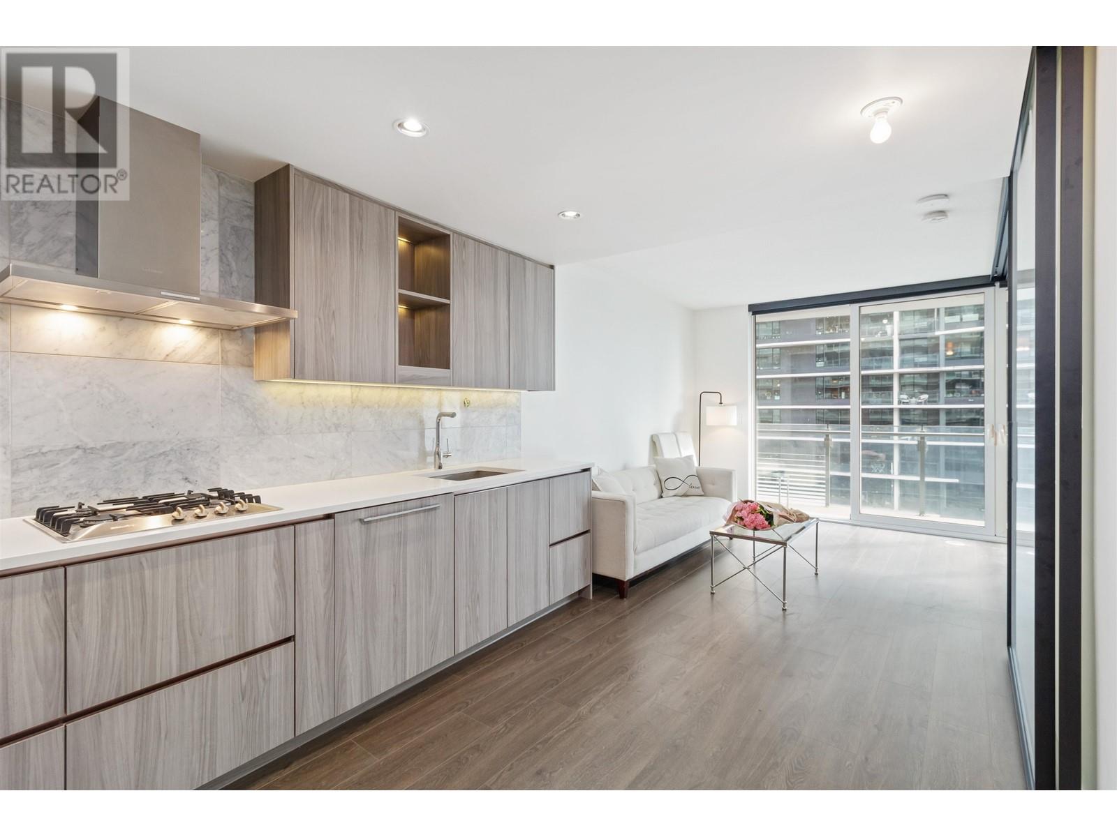 911 89 NELSON STREET, vancouver, British Columbia