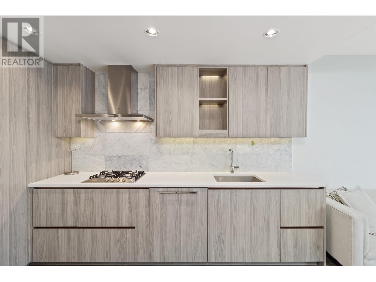 911 89 Nelson Street, Vancouver, British Columbia  V6Z 0E7 - Photo 2 - R2822706