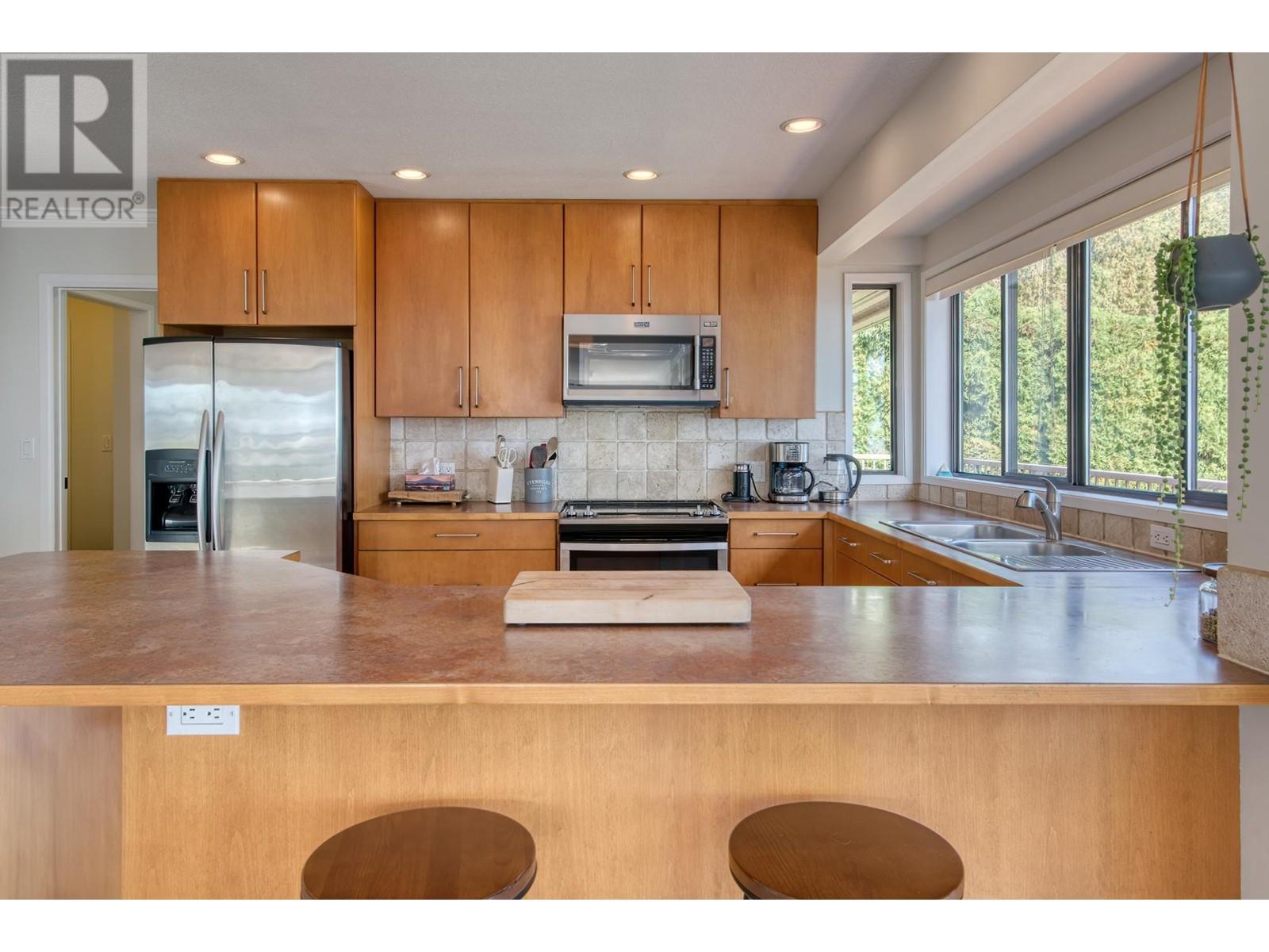 7073 Dale Road, Sechelt, British Columbia  V7Z 0N2 - Photo 10 - R2822191