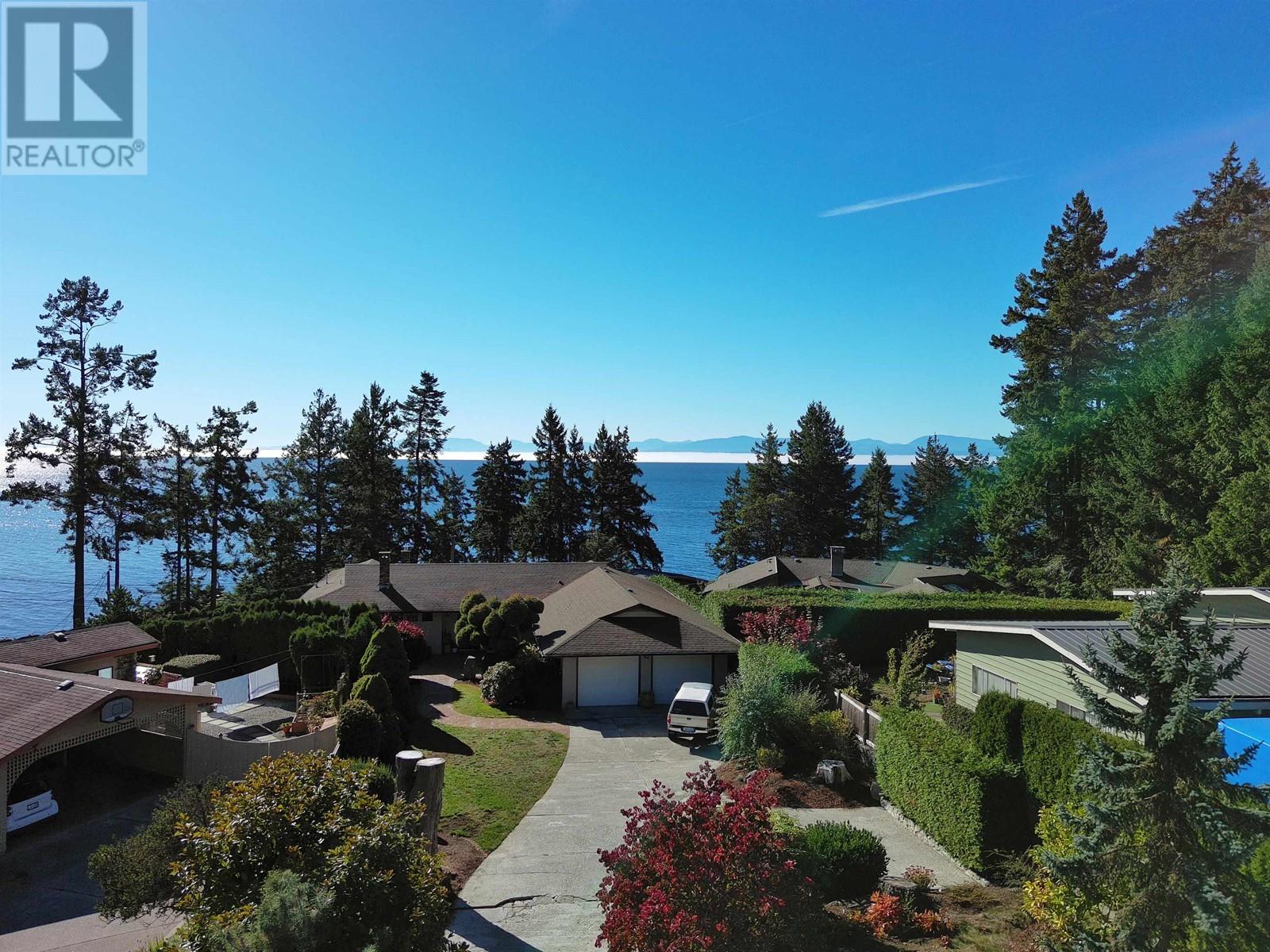 7073 Dale Road, Sechelt, British Columbia  V7Z 0N2 - Photo 1 - R2822191