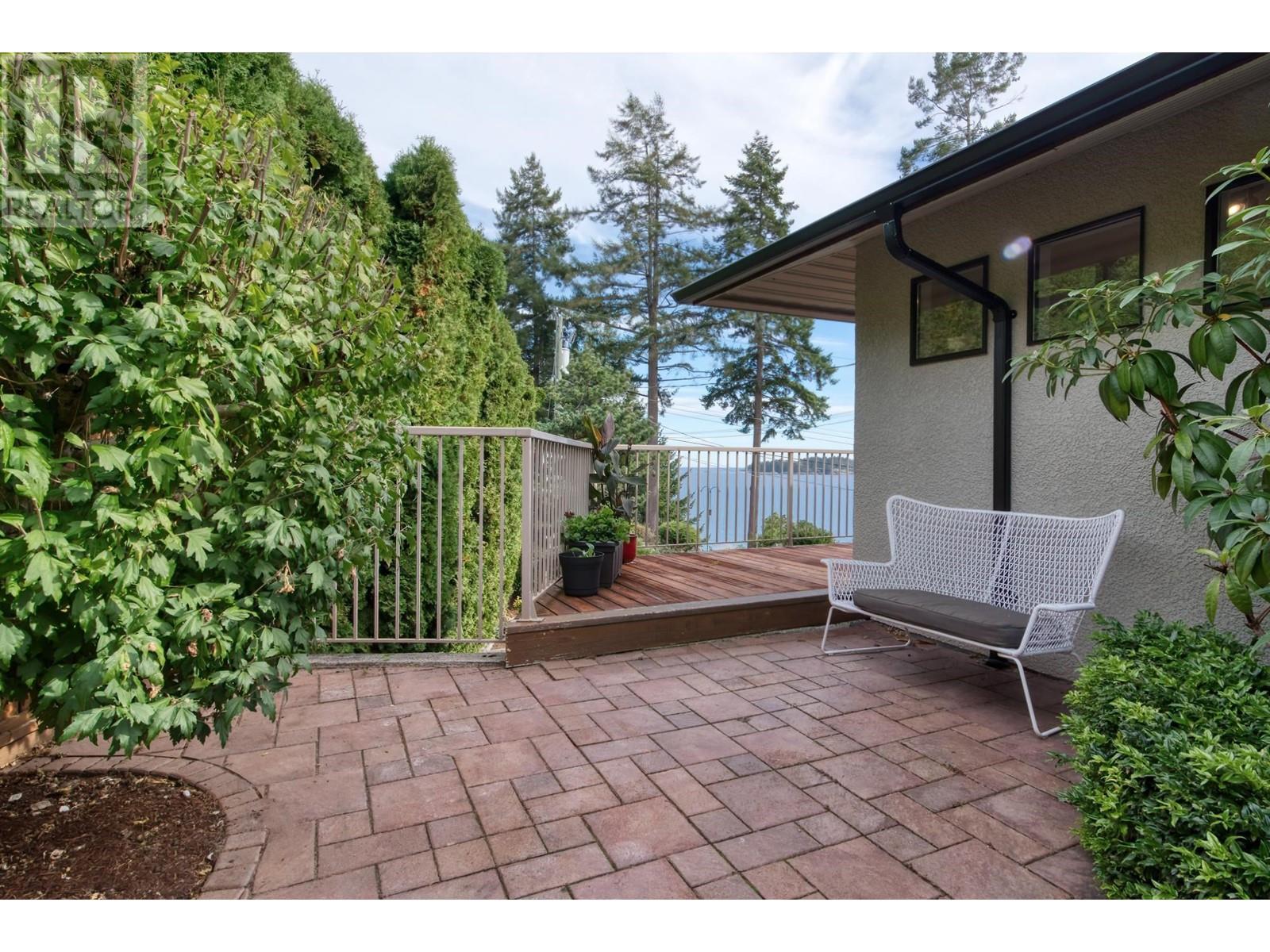 7073 Dale Road, Sechelt, British Columbia  V7Z 0N2 - Photo 34 - R2822191